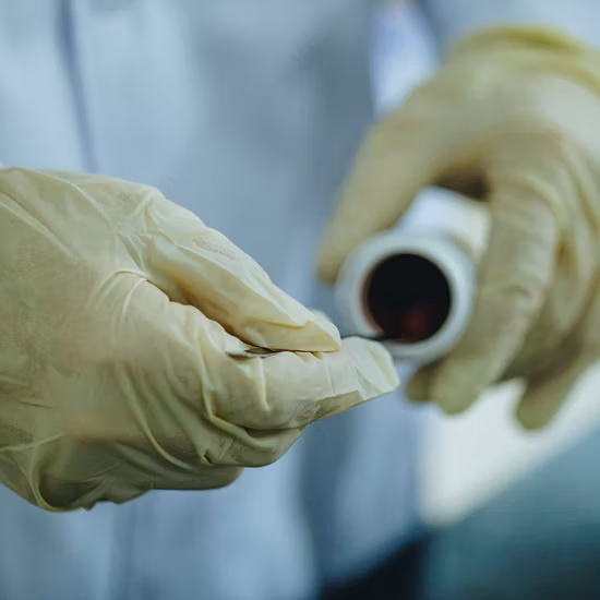 100 % Polyester-Spinngarn, 20/2, 20/3, 40/2, 42/2, 40/3, 50/2, 50/3 Nähgarn, Poly-Poly-Garn, optisch weißes Garn, Dope-Dye-Garn, Hilo De Fibra Corta De Poliester